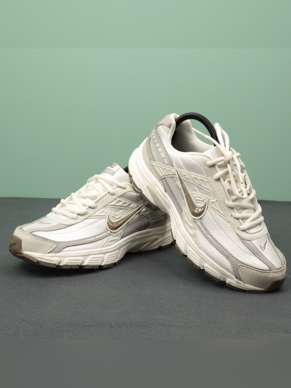 Nike Initiator Women’s Running Shoes Size 9 Phantom/Light Bone/Sail (IB4339-001)